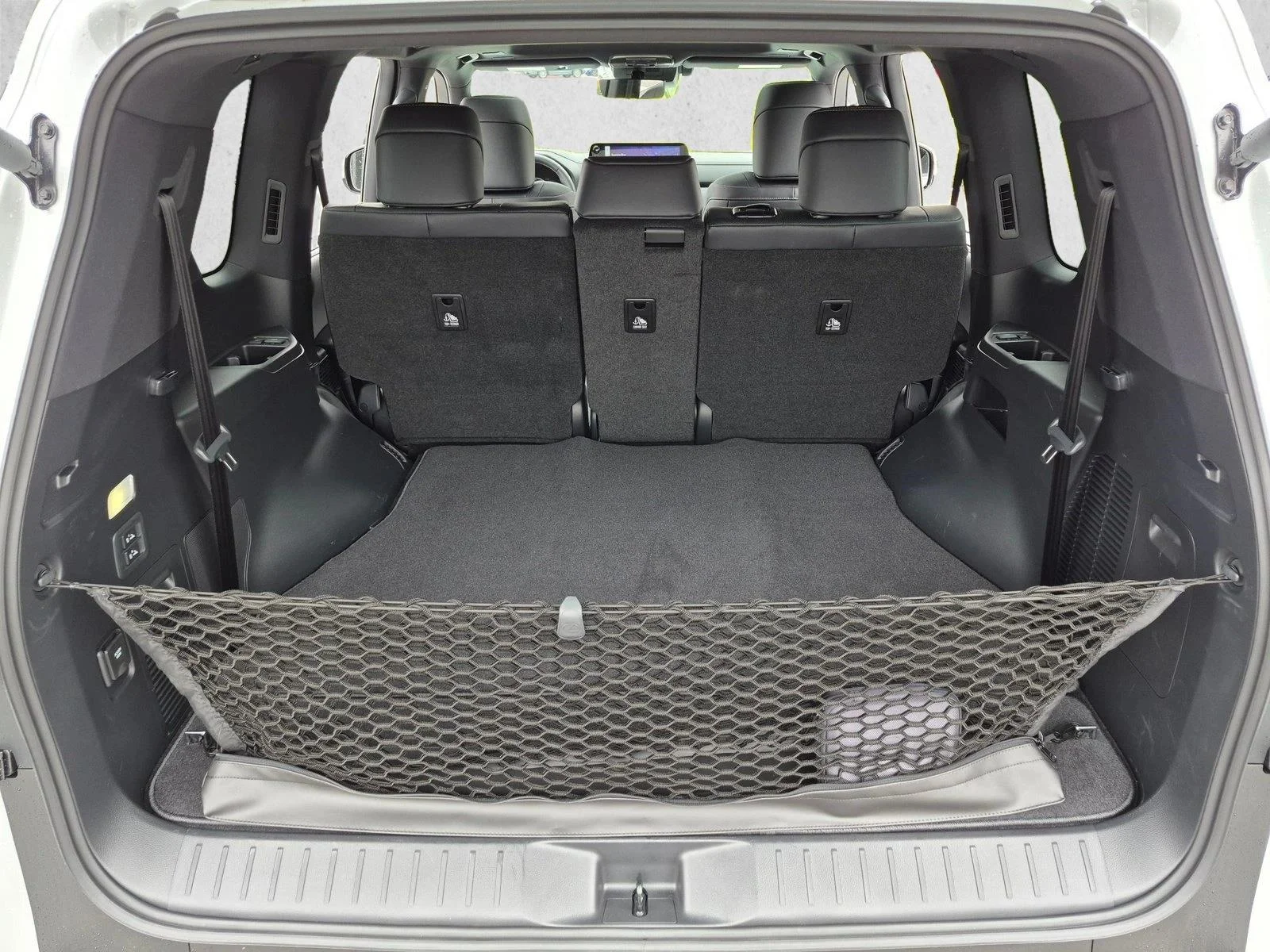 Used 2026 Ultra White Lexus LX 600 F SPORT Handling image 8