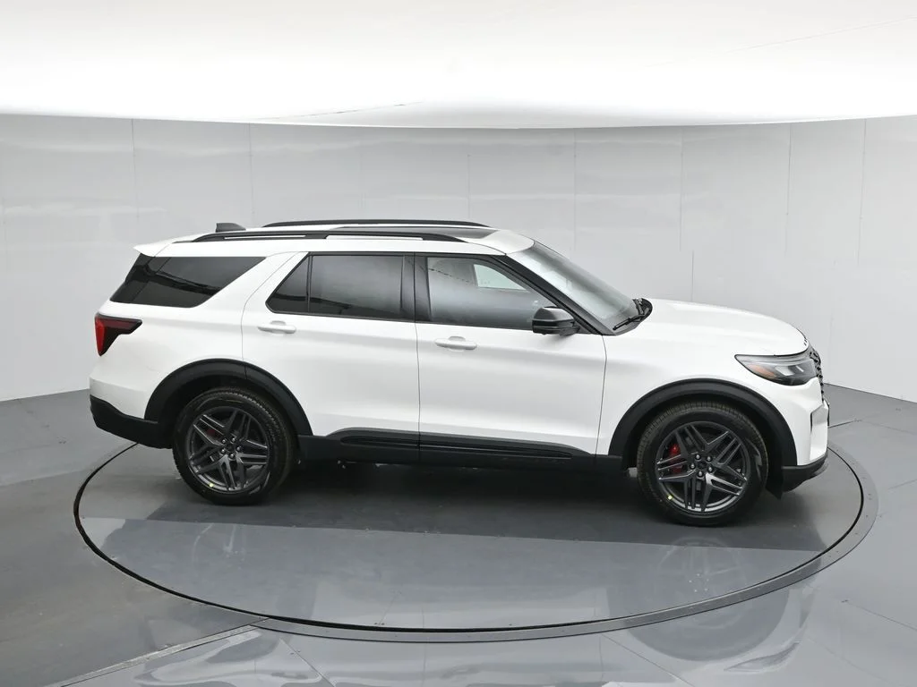 New 2026 Star White Metallic Tri-Coat Ford ST image 53