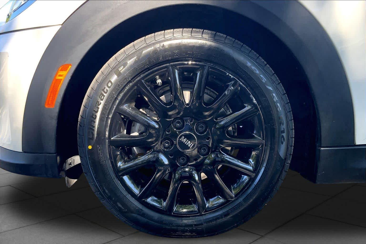 2024 MINI Hardtop 2 Door Base - Photo 10