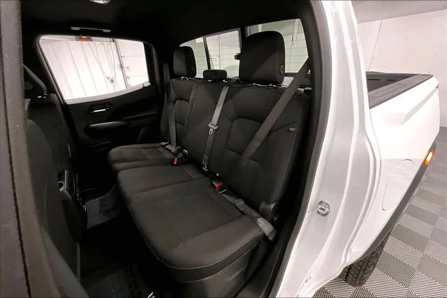 Used 2024 Summit White GMC Elevation image 24