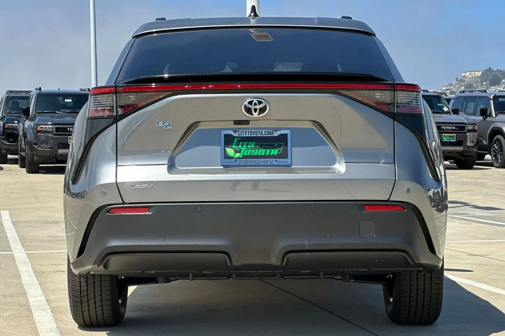 New 2026 Heavy Metal <sup>1</sup> Toyota  XLE image 5