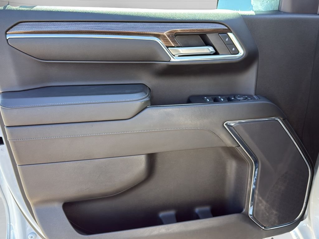 Used 2024  Chevrolet LT Trail Boss image 16