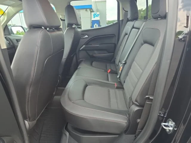 Used 2022 Onyx Black GMC AT4 - Cloth image 24