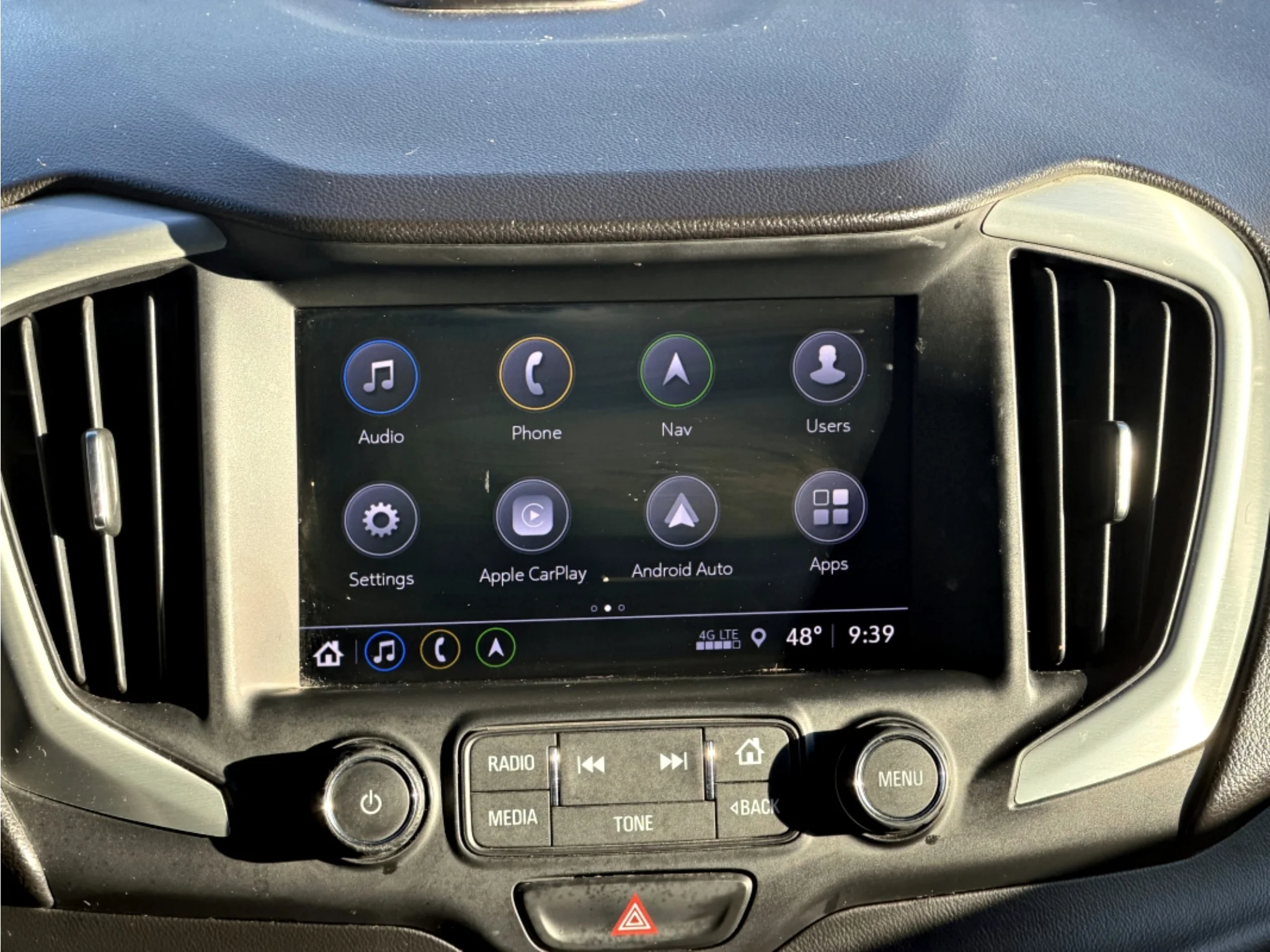 Used 2018 Quicksilver Metallic GMC SLT image 16