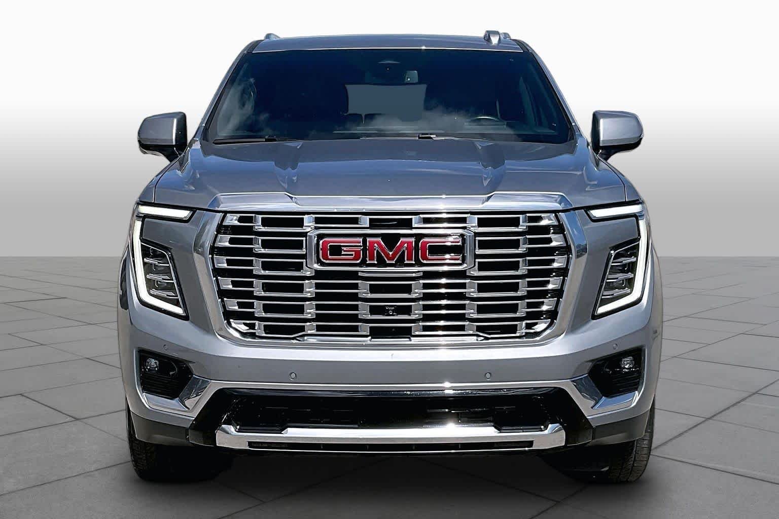 Used 2025 Sterling Metallic GMC Denali image 4