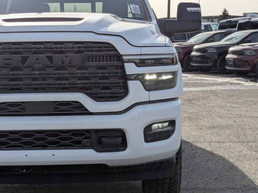 New 2026 White RAM Limited - - 4x4 - Cummins Diesel - Night Ed. - Level 1 & Tow Grp & More! image 10