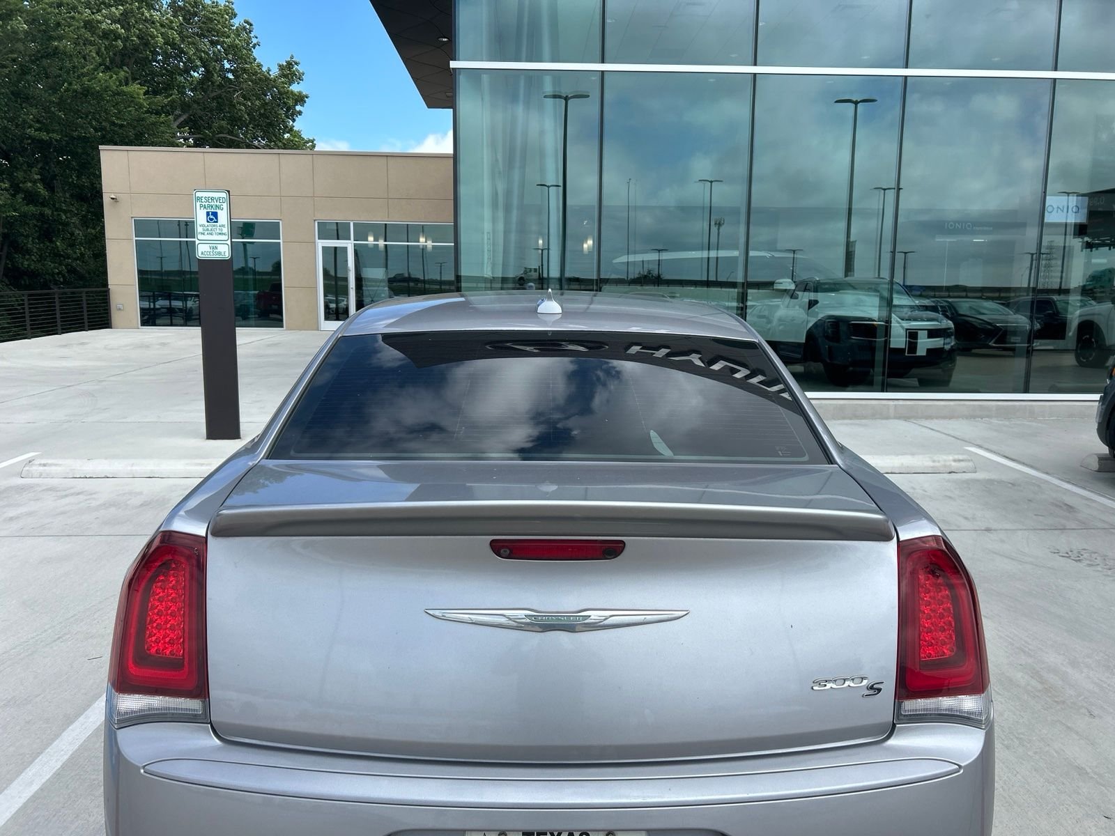 Used 2018 Billet Silver Metallic Clearcoat Chrysler S image 6