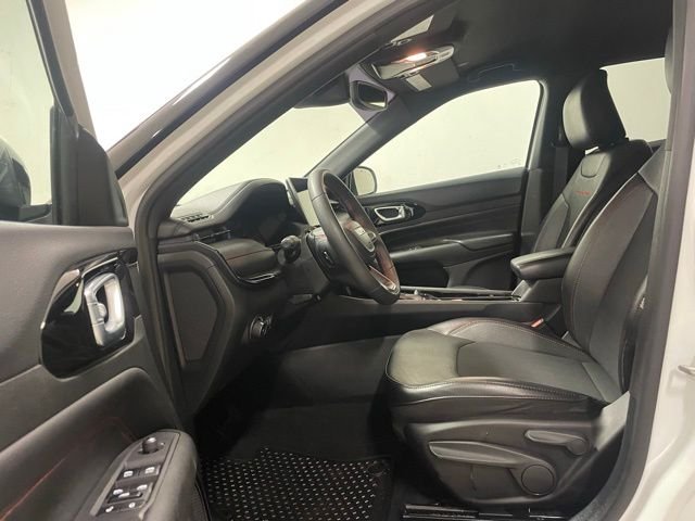 Used 2023 White Jeep Trailhawk image 19