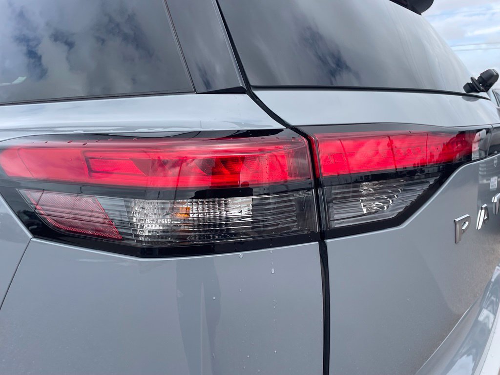 Used 2024 Gray Nissan Platinum image 7