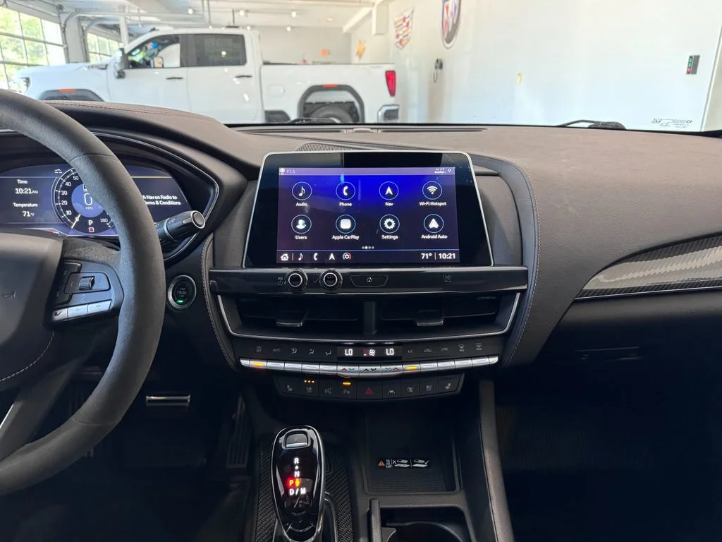 Certified Used 2021 BLACK RAVEN Cadillac V-Series image 17
