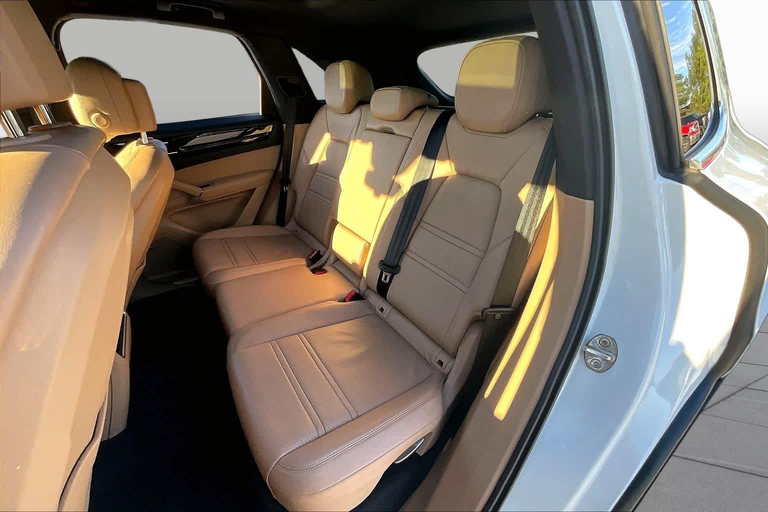Used 2019  Porsche  image 19