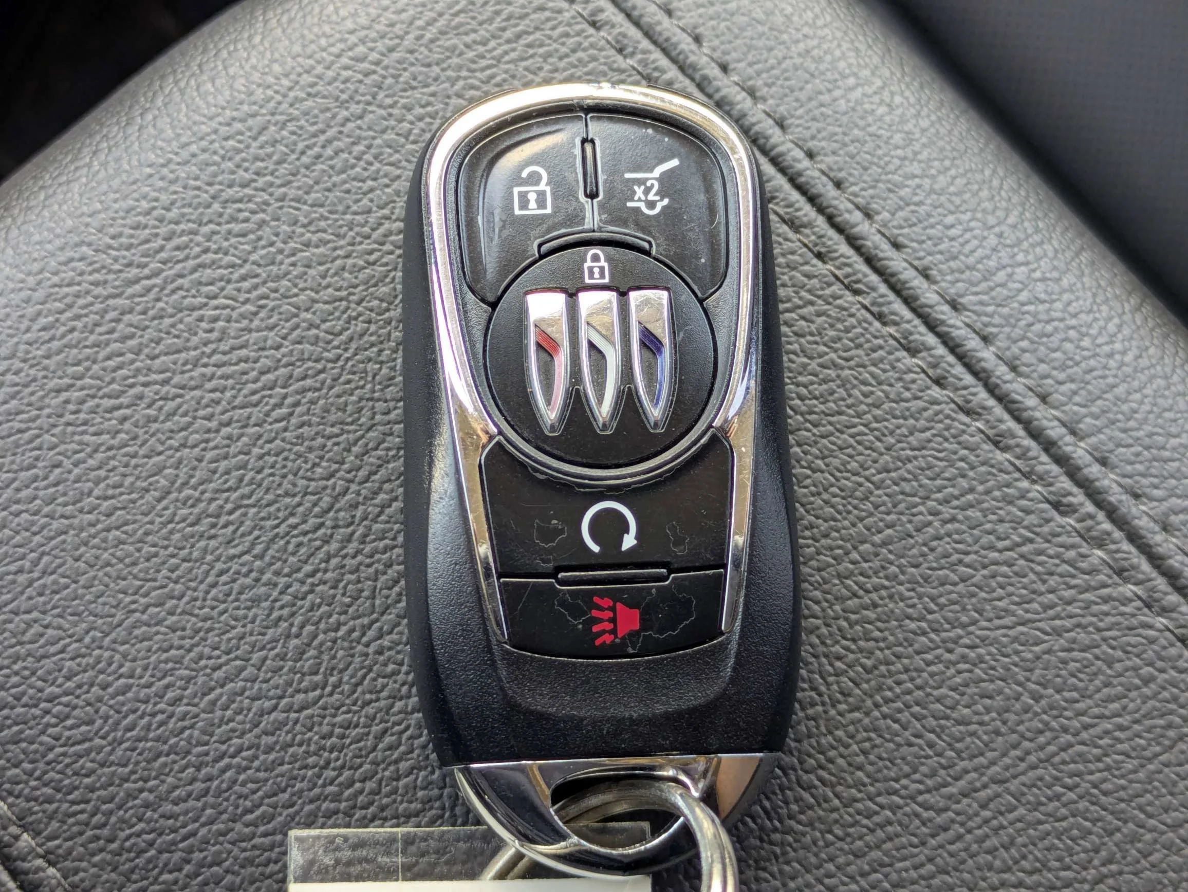 Used 2025 Summit White Buick Sport Touring image 34