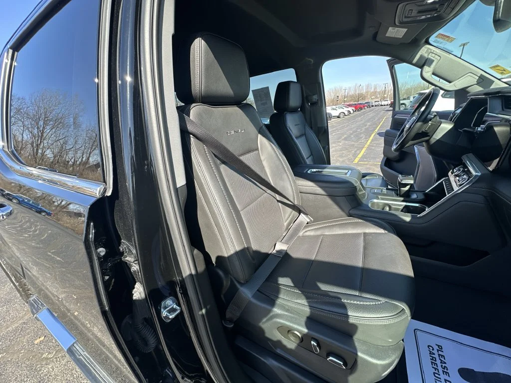Used 2022 Black GMC Denali image 20