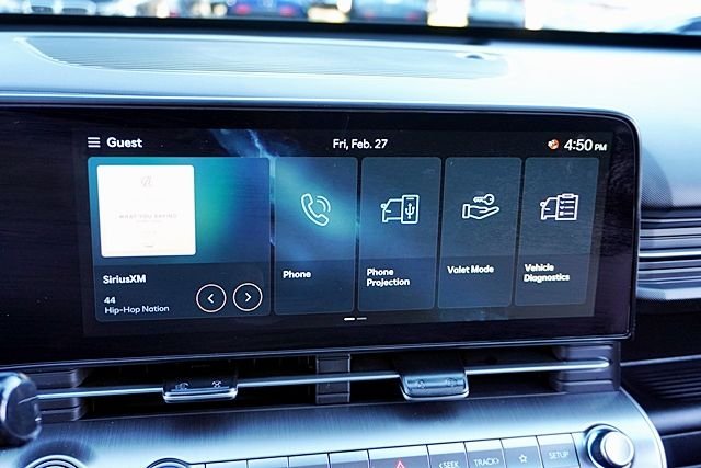 Used 2026 White Hyundai SEL Sport image 23