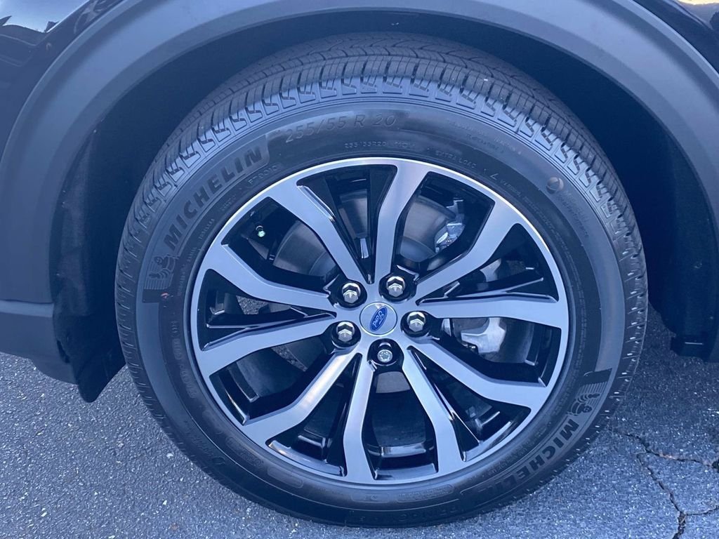 New 2026 Agate Black Metallic Ford ST-Line image 7