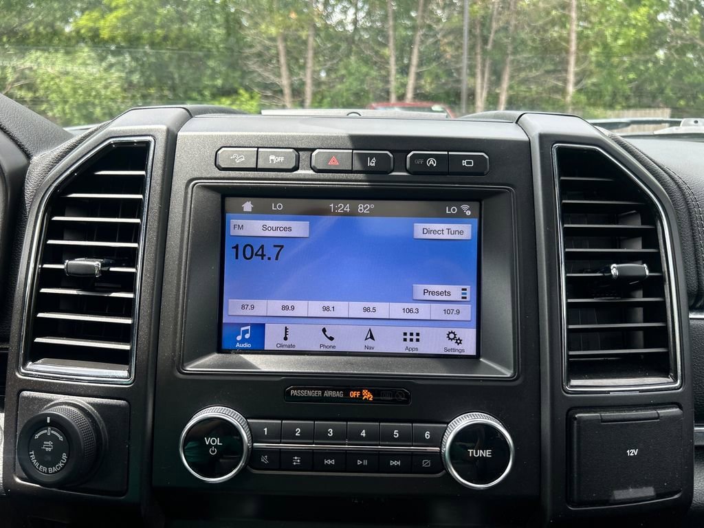 Used 2019  Ford Limited image 28