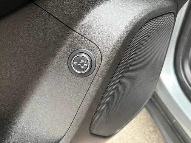 Used 2023 Sterling Metallic GMC SLE image 23