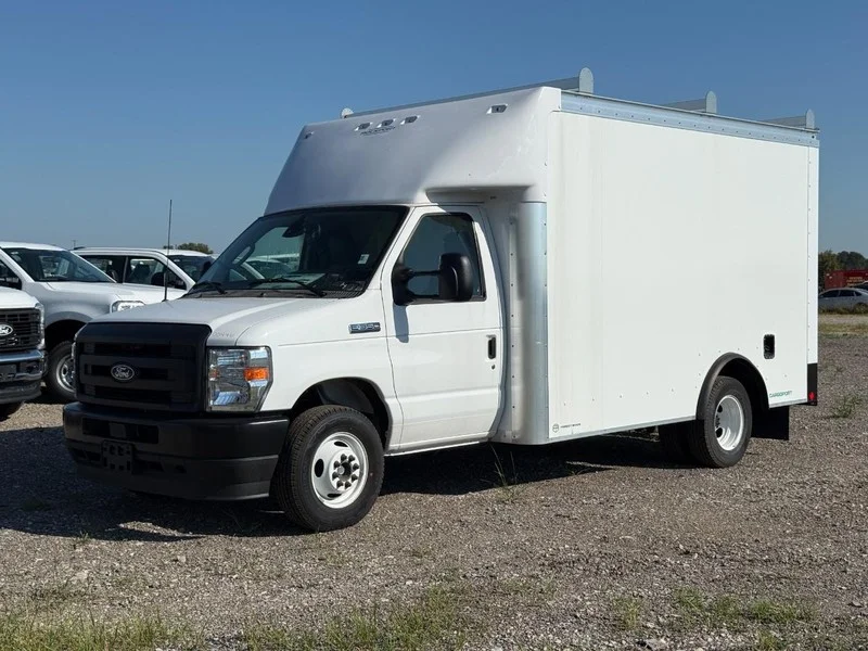 New 2027 Oxford White Ford 12FT BOX image 1