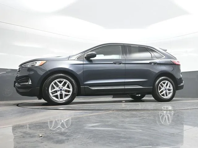 Used 2022 Blue Ford SEL image 21