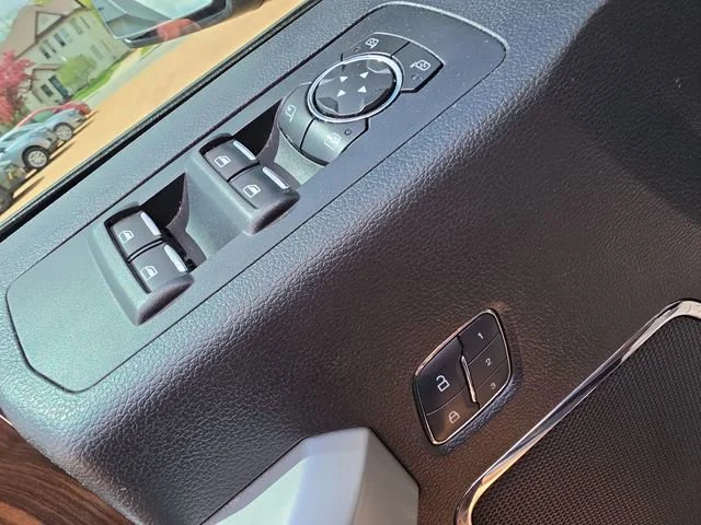 Used 2015 Gray Ford LARIAT image 21