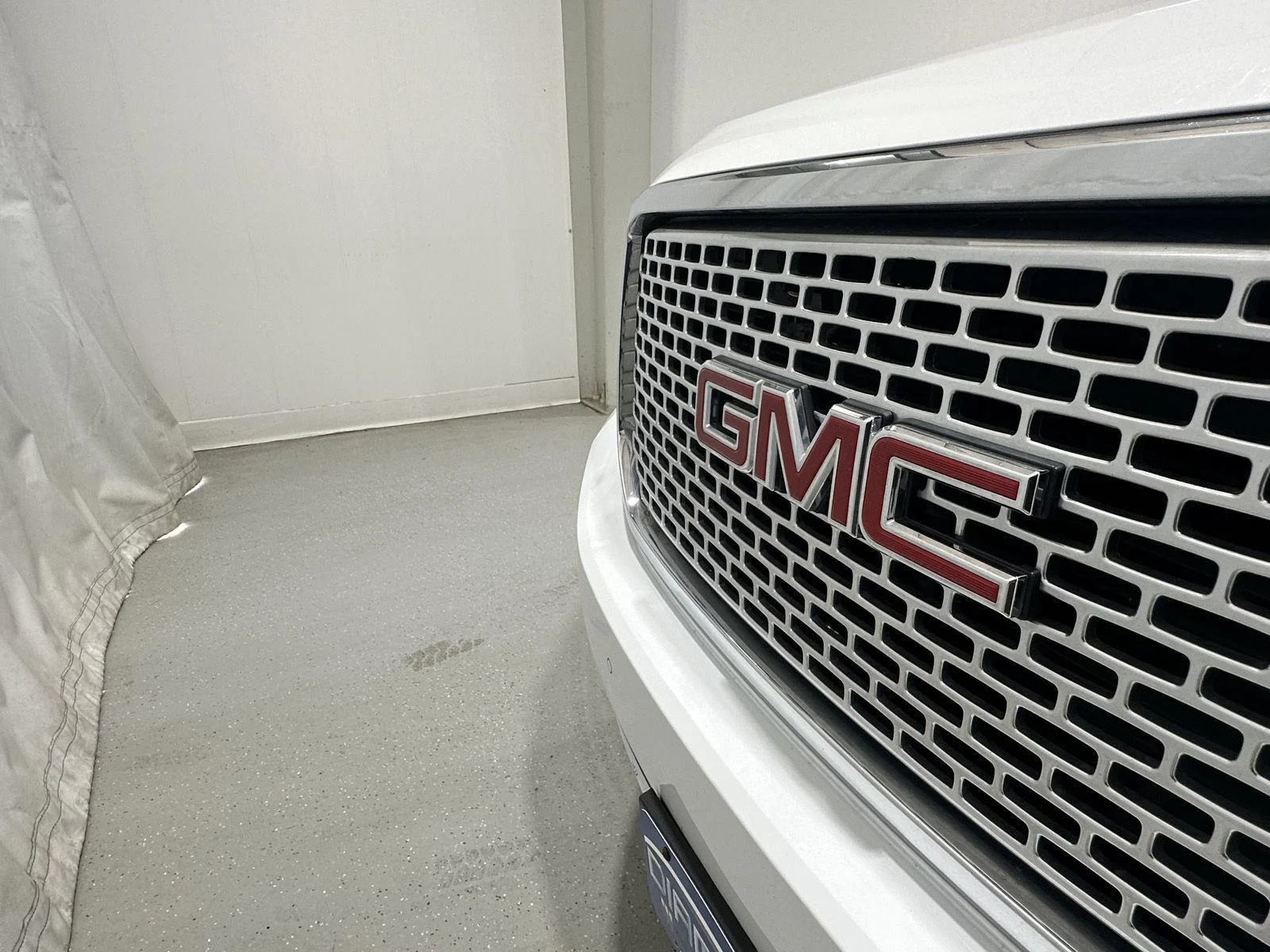 Used 2017 SUMMIT WHITE GMC Denali image 28
