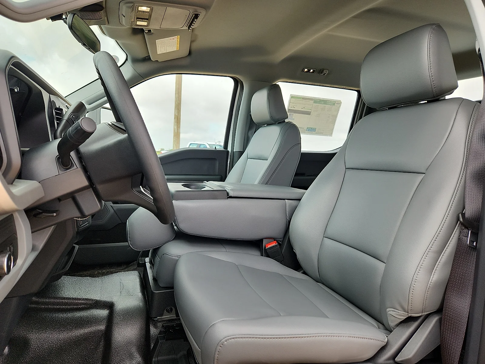 New 2026 Oxford White Ford F-250® XL image 17
