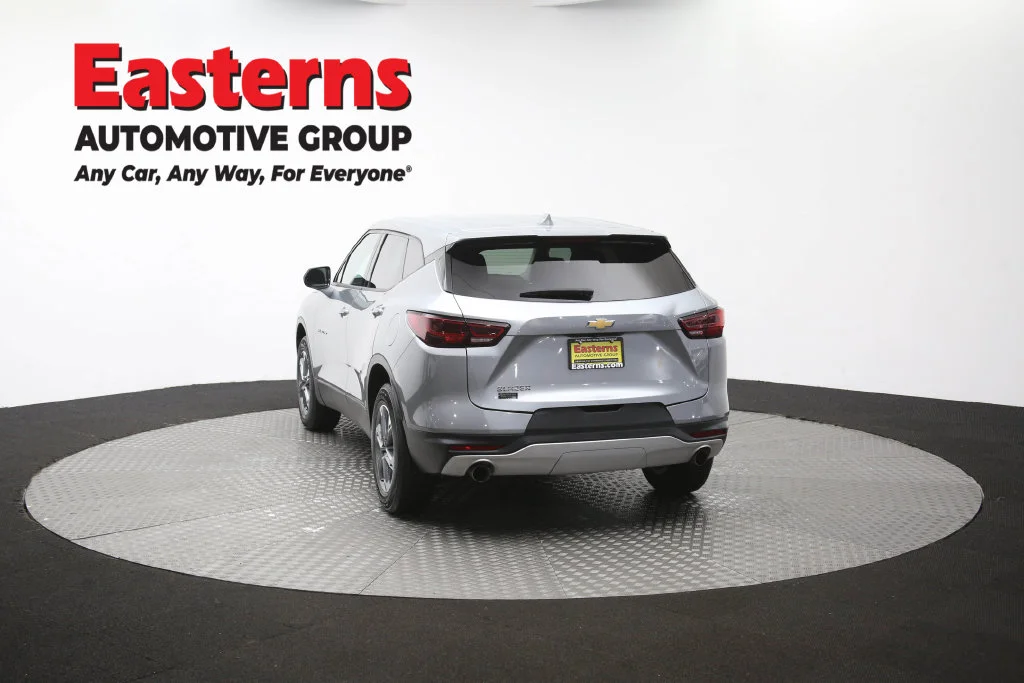 Used 2025 Gray Chevrolet LT image 38