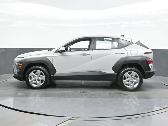Used 2026 Gray Hyundai SE image 4