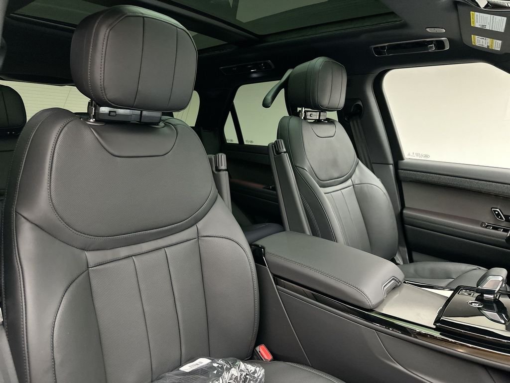 New 2027 Santorini Black Metallic Land Rover Dynamic SE image 8