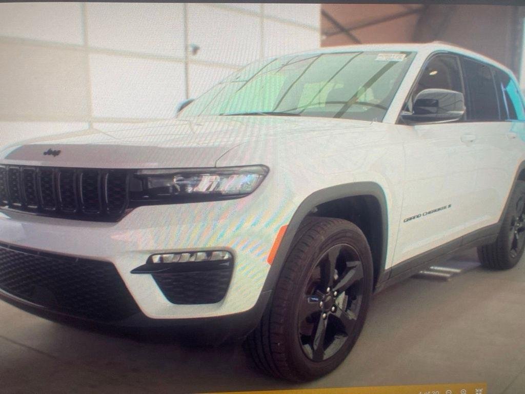 Used 2023 Bright White Clearcoat Jeep Limited image 7