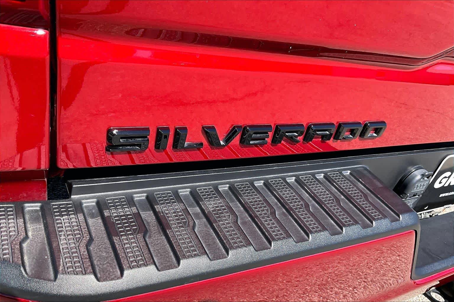 Used 2025 Radiant Red Tintcoat Chevrolet RST image 10