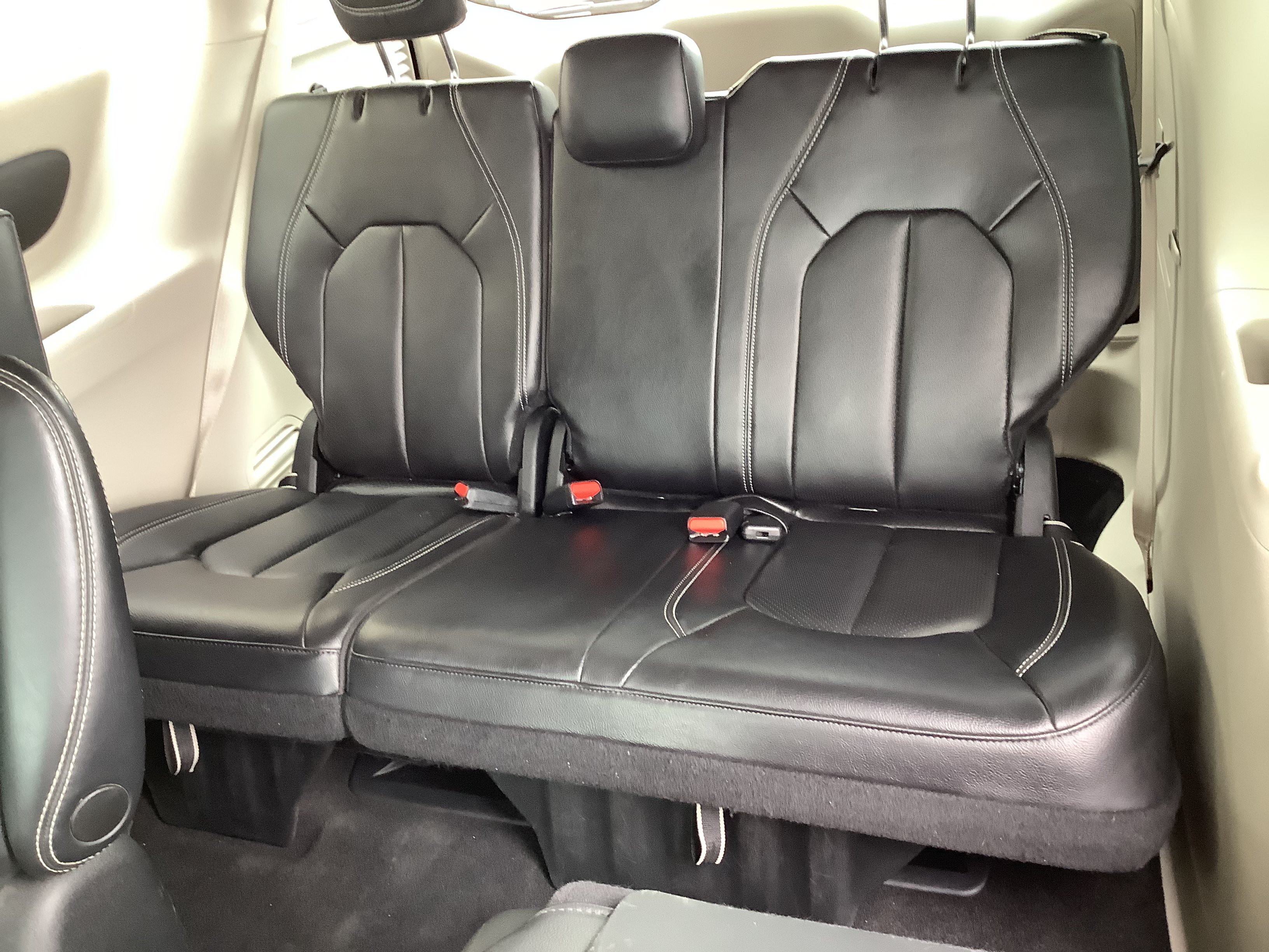 Used 2022 Gray Chrysler Touring L image 19