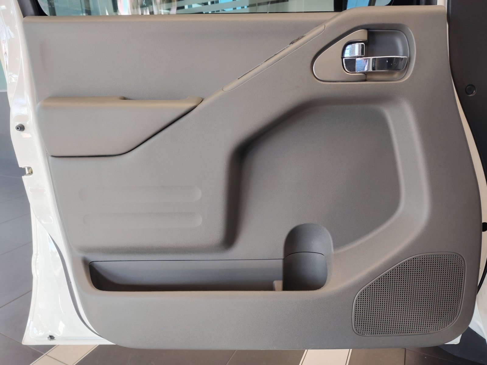 Used 2020 Glacier White Nissan SV image 26