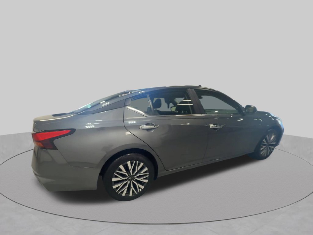 2025 Nissan Altima SV - Photo 11
