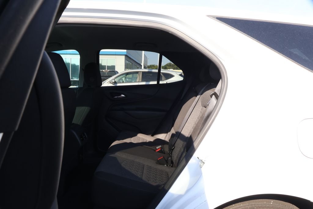 Used 2024 Summit White Chevrolet LT image 30