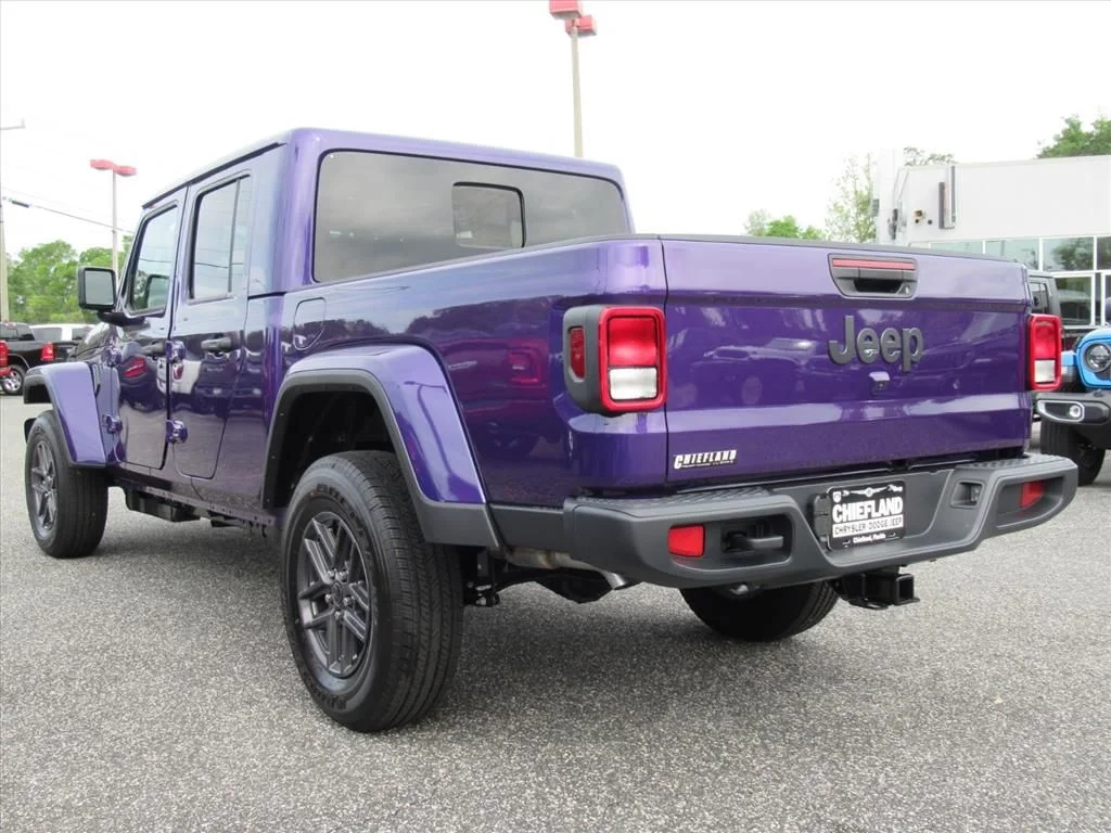 New 2026 Reign Exterior Paint Jeep Sport S image 5