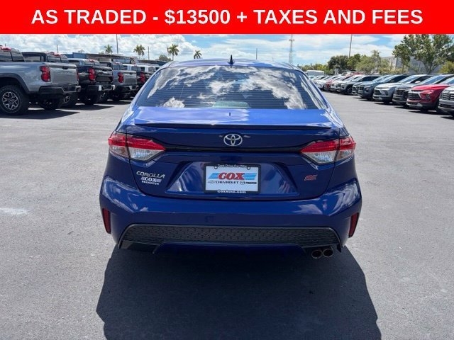 Used 2020 Blue Toyota SE image 5