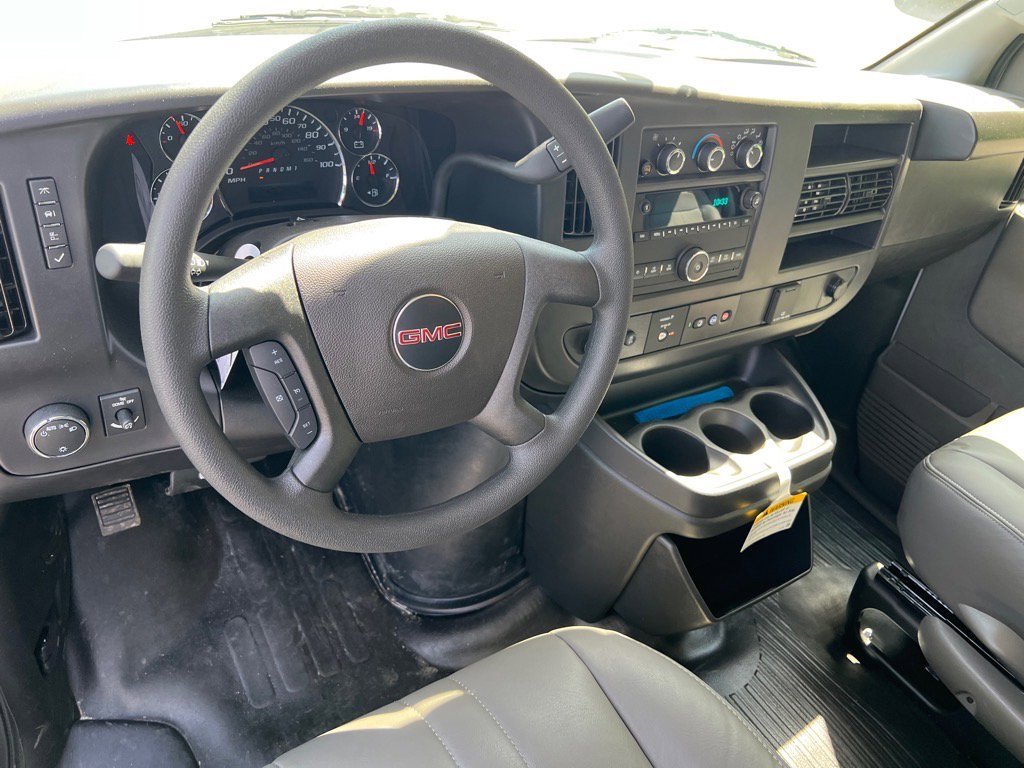 2025 GMC Savana Cargo Work Van - Photo 7