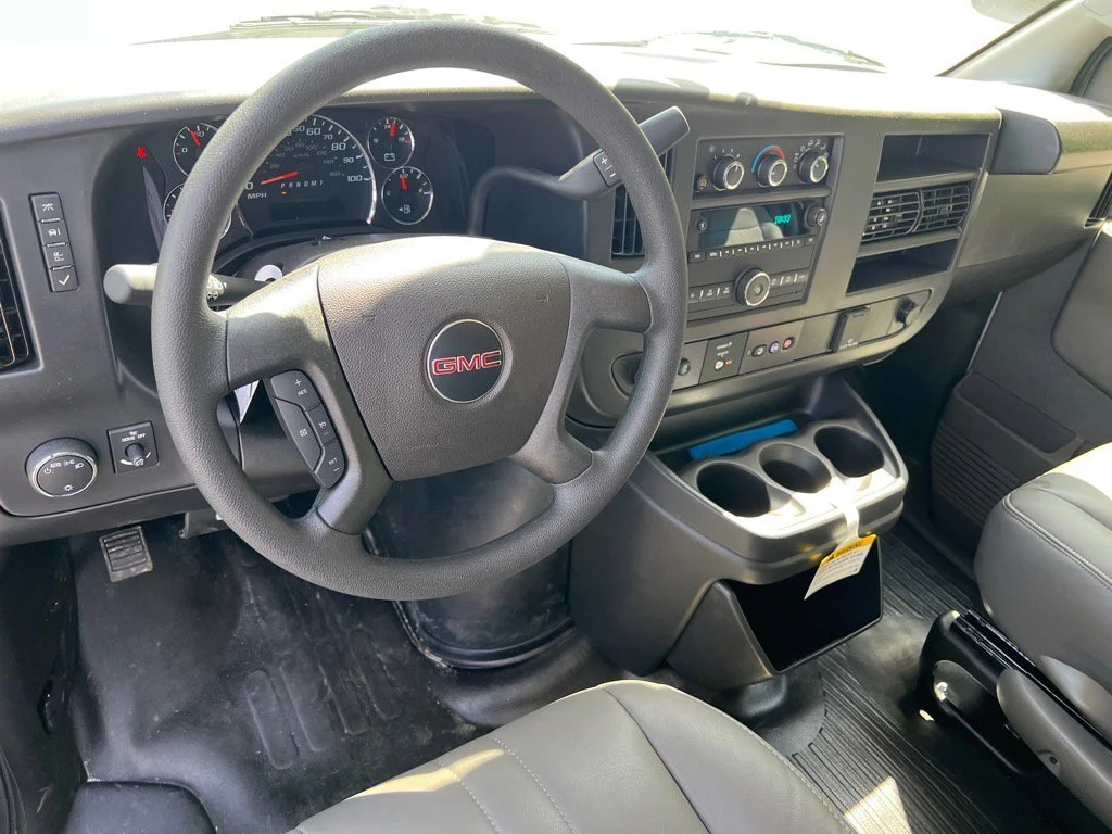 2025 GMC Savana Cargo Work Van - Photo 7
