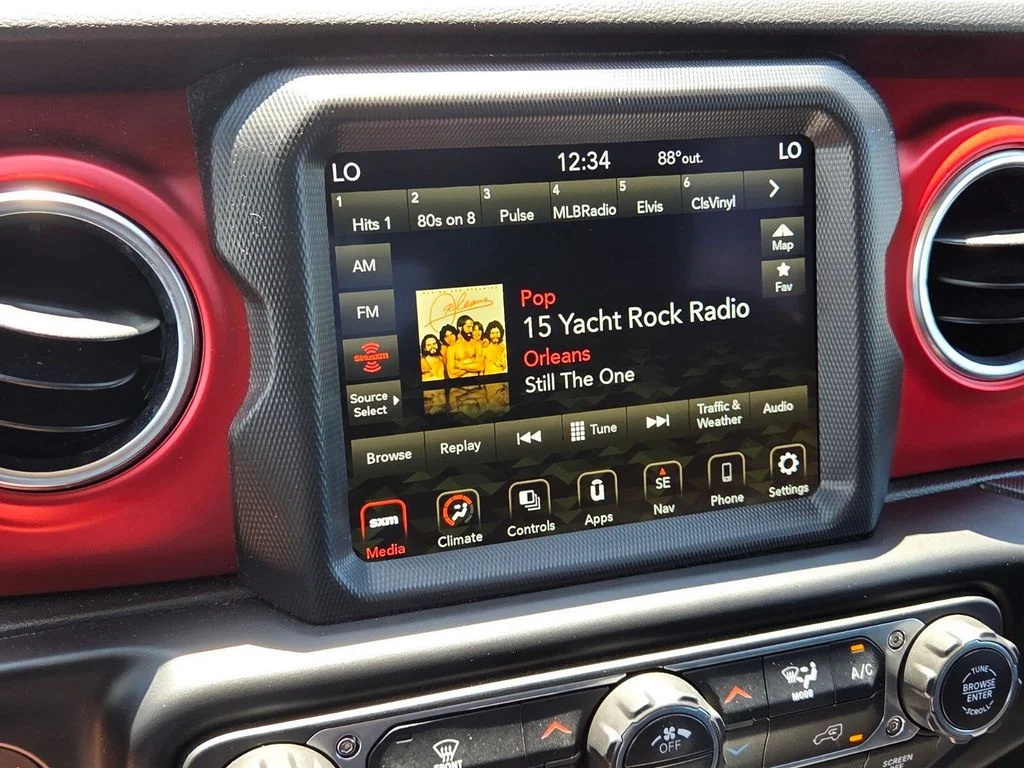 Used 2022 Gray Jeep Rubicon image 24