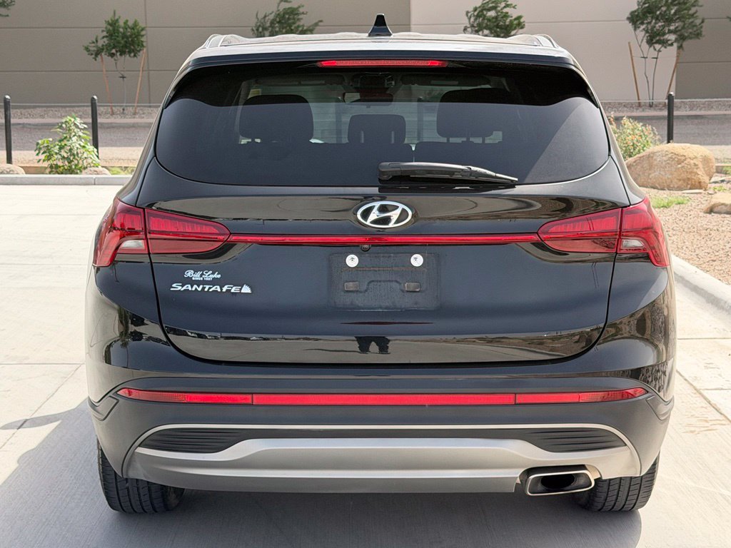 Used 2021 Black Hyundai SE image 7