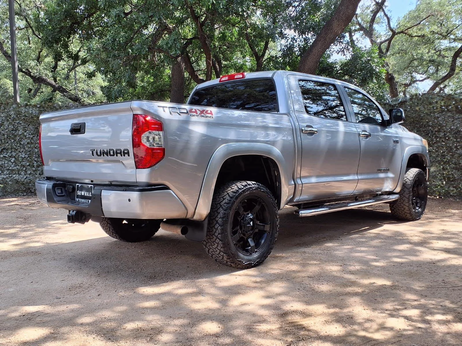 Used 2016 Silver Sky Metallic Toyota LTD image 5