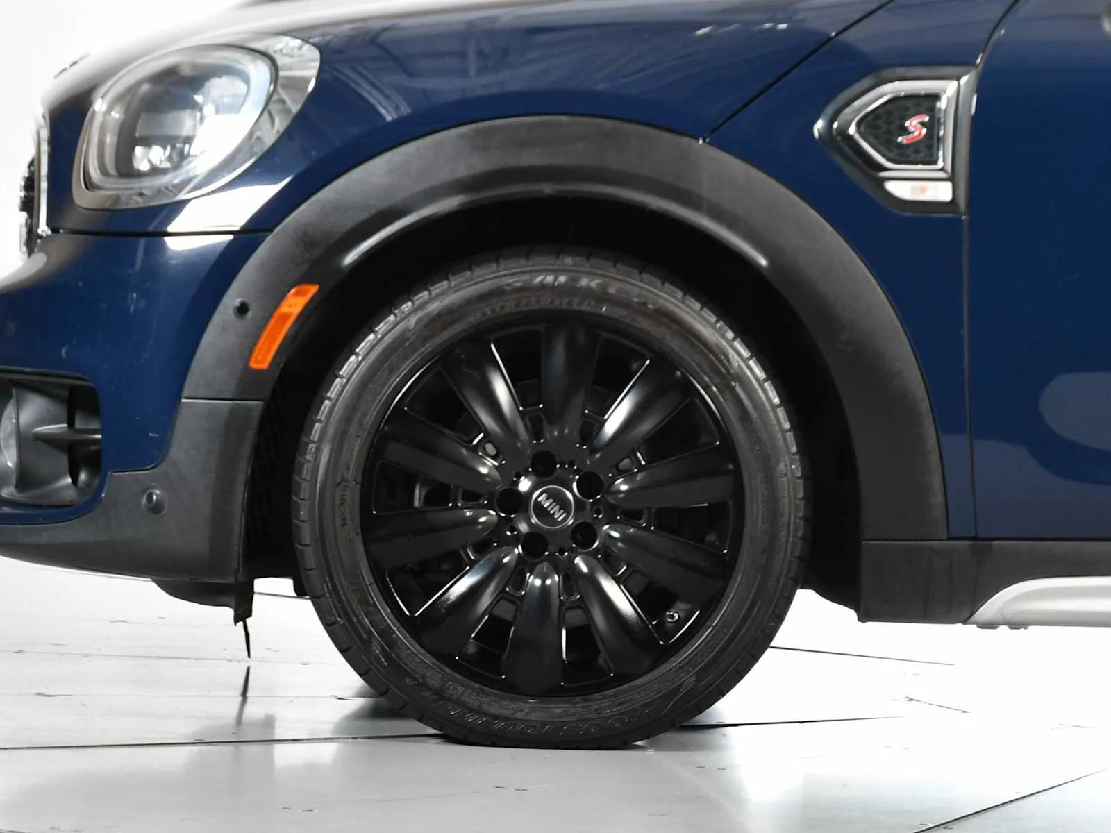 Used 2018 Island Blue Metallic MINI Cooper S image 11