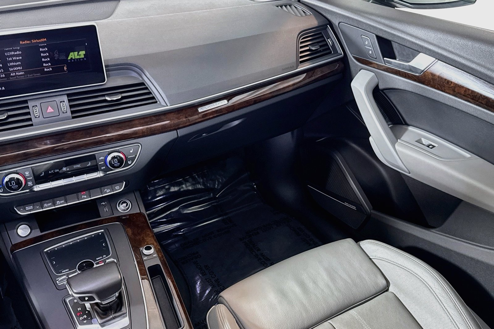 Used 2018 Moonlight Blue Metallic Audi Premium Plus image 22