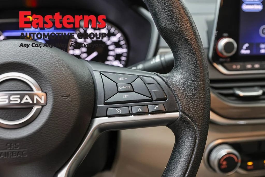 Used 2023 Red Nissan 2.5 SV image 16