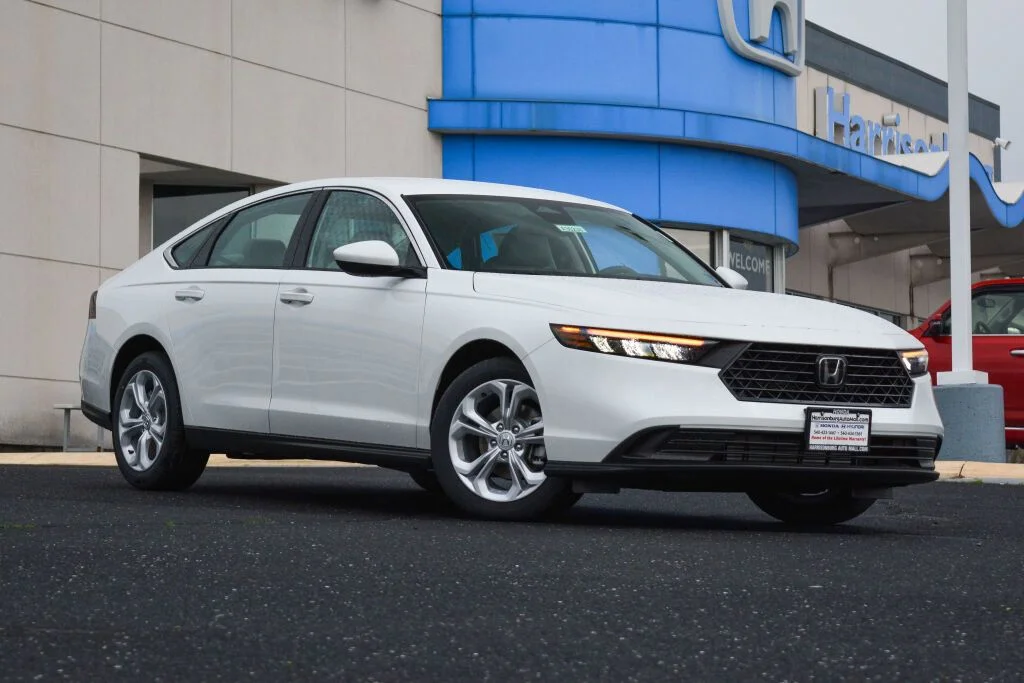 New 2026 Platinum White Pearl Honda LX image 1