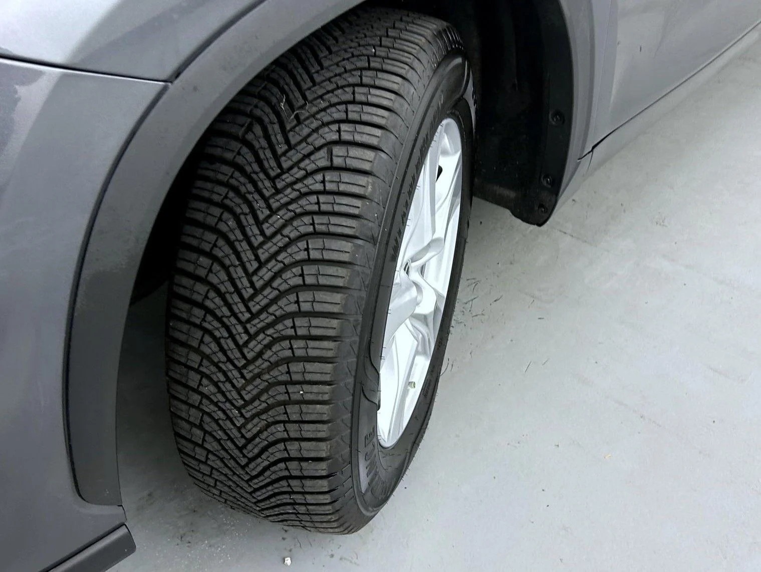 Used 2022 Gray Toyota L image 26
