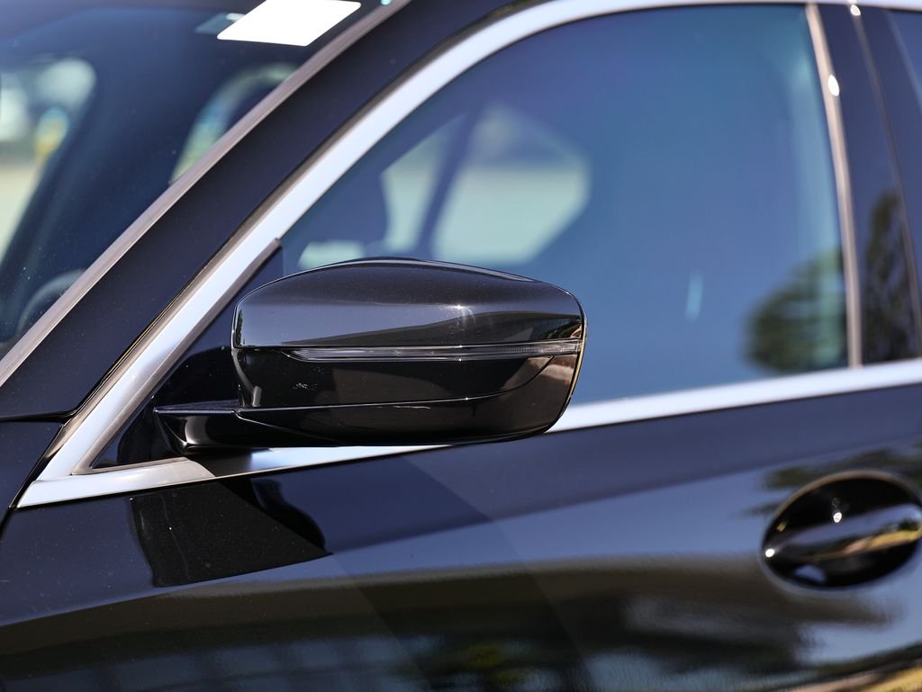 2024 BMW 3 Series 330i - Photo 11