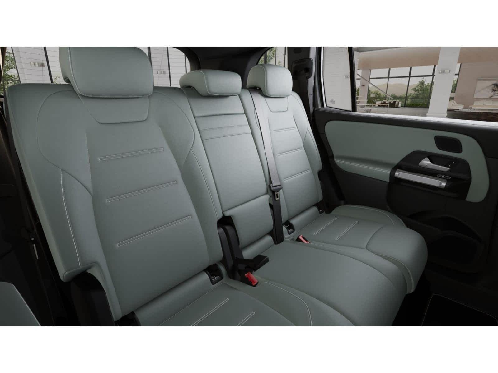 Used 2026 Mountain Grey Metallic Mercedes-Benz GLB 250 image 5