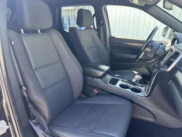 Used 2020 Black Jeep Laredo E image 27